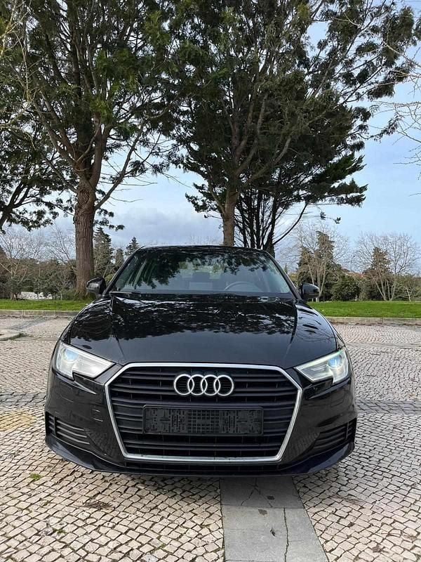 Preto Usado 2019 Audi A1 Sportback S-Line Citadino | € 14.900 - Imagem 1/4