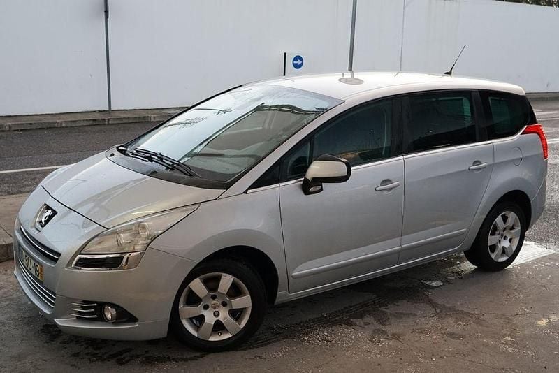 Usado 2013 Peugeot 5008 Sedan | € 7.000 - Imagem 1/4