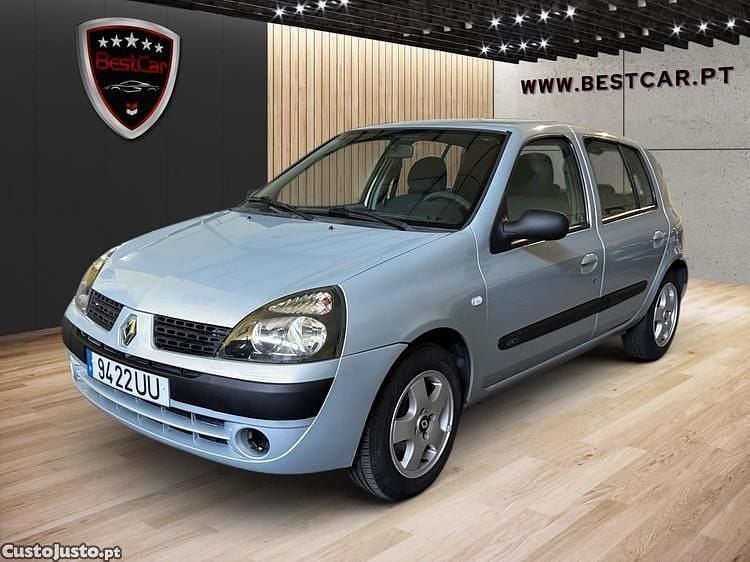 Cinza Usado 2003 Renault Clio II | € 3.450 (Caro) - Imagem 1/1