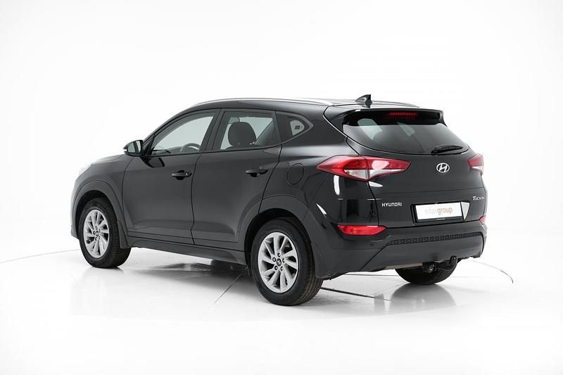 Usado Hyundai Tucson 116 HP (85 kW) 2016 Preto SUV