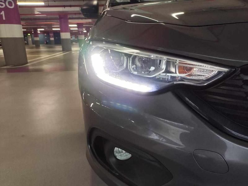 Usado Fiat Tipo 95 HP (69 kW) 2019 Cinzento Carrinha