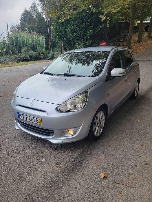 Usado 2015 Mitsubishi Space Star Sedan | € 7.500 - Imagem 1/4