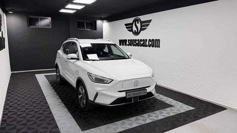 Branco Usado 2022 MG ZS Comfort Sedan | € 19.990 (Preço justo) - Imagem 1/4