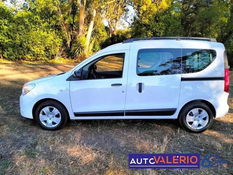 Usado Dacia Dokker Comfort 95 HP (69 kW) 2020 Branco Monovolume