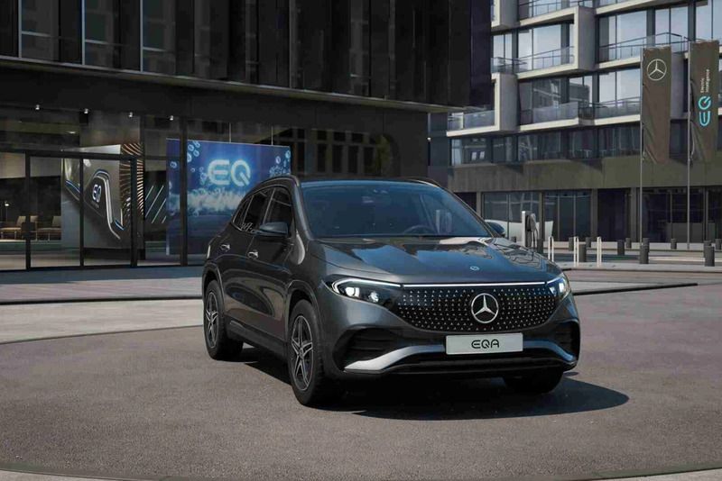 Cinzento Novo 2025 Mercedes EQA250+ AMG line SUV | € 63.574 (Caro) - Imagem 1/4