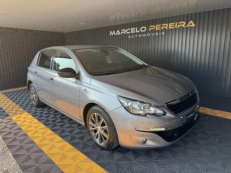 Usado Peugeot 308 Style 120 HP (88 kW) 2015 Cinza