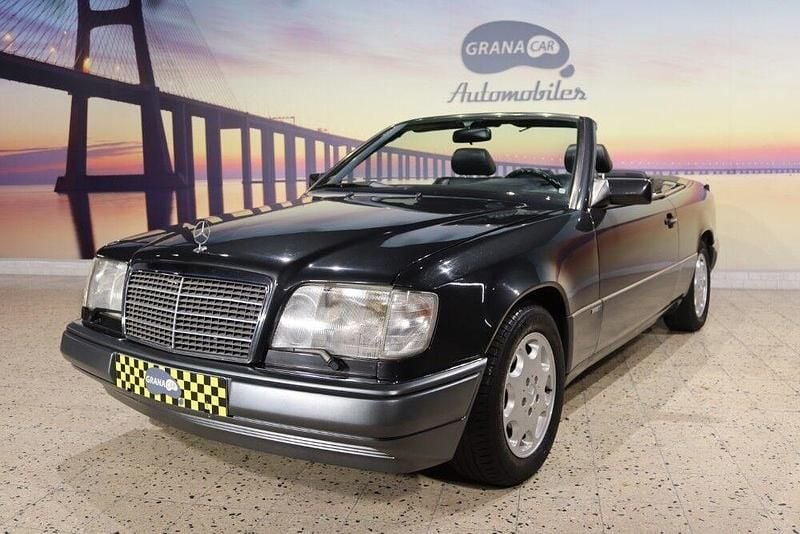 Usado Mercedes E220 150 HP (110 kW) 1993 Cinza Cabrios