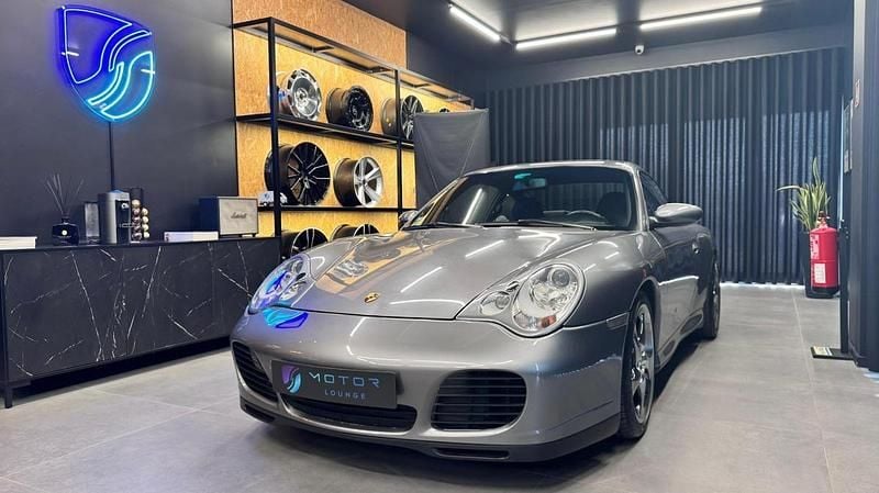 Usado Porsche 911 320 HP (235 kW) 2002 Cinzento
