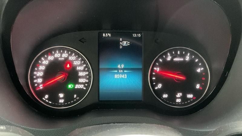 Usado Mercedes Sprinter 143 HP (105 kW) 2019 Preto Van