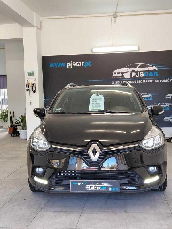 Usado Renault Clio V 90 HP (66 kW) 2020 Preto Carrinha