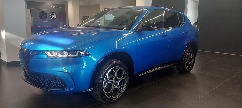 Azul Usado 2025 Alfa Romeo Tonale Sprint SUV | € 45.000 - Imagem 1/4