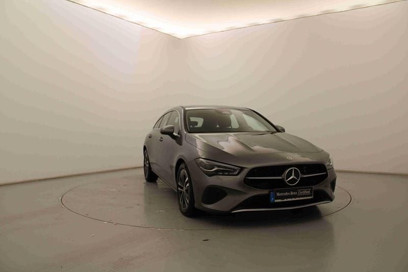 Cinzento Usado 2024 Mercedes CLA180 Sedan | € 38.490 (Preço justo) - Imagem 1/4