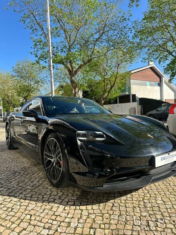 Preto Usado 2021 Porsche Taycan Sedan | € 77.500 - Imagem 1/4