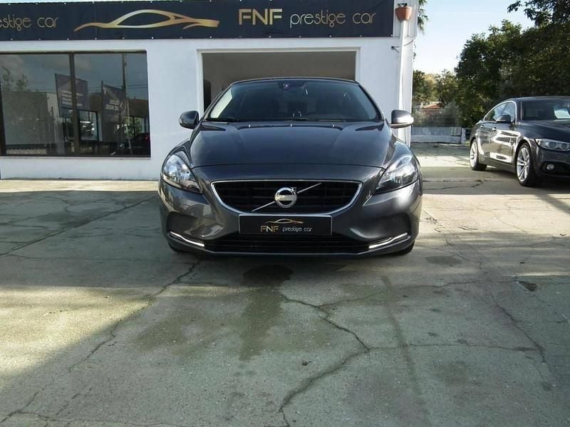 Cinzento Usado 2013 Volvo V40 | € 13.500 (Preço justo) - Imagem 1/4