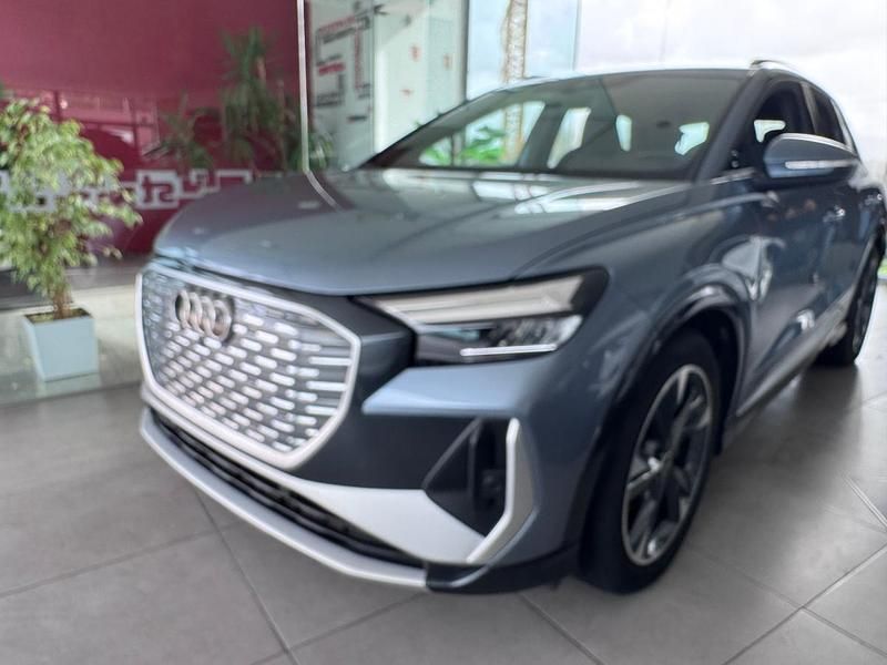 Usado Audi Q4 e-tron 125 kW (170 HP) 2022 Cinzento SUV
