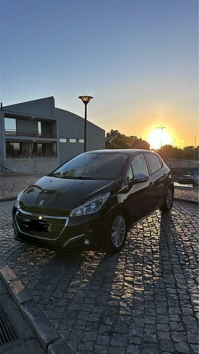 Usado 2017 Peugeot 208 Citadino | € 7.900 (Preço justo) - Imagem 1/4