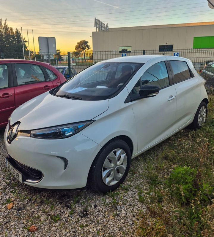 Branco Usado 2015 Renault Zoe Intens Citadino | € 8.900 (Preço elevado) - Imagem 1/4