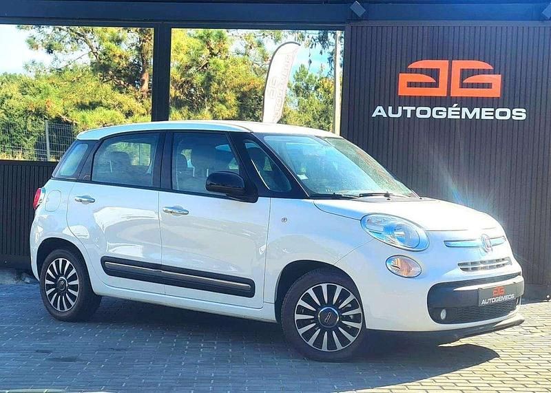 Branco Usado 2015 Fiat 500L Monovolume | € 11.890 (Caro) - Imagem 1/4