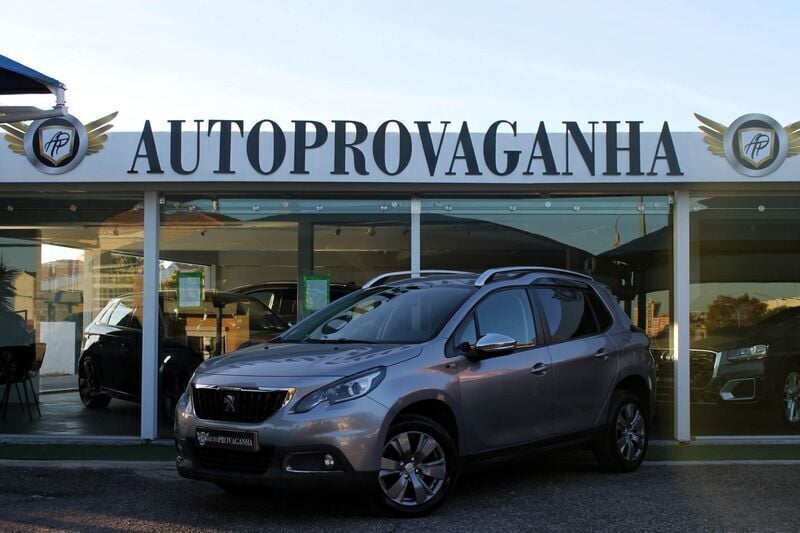 Usado Peugeot 2008 Style 100 HP (73 kW) 2017 Cinzento SUV