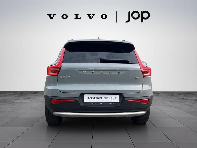 Usado Volvo XC40 163 HP (119 kW) 2024 Cinzento SUV
