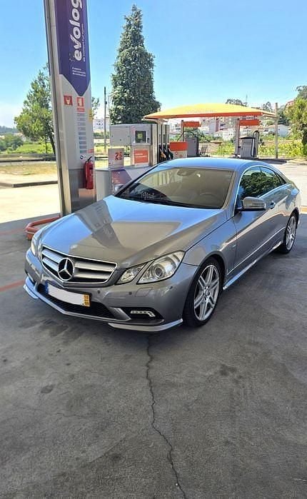 Usado 2010 Mercedes E220 AMG Coupé | € 13.750 (Bom preço) - Imagem 1/4