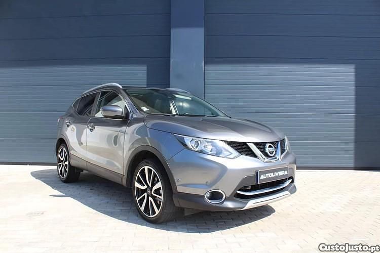 Cinza Usado 2016 Nissan Qashqai Premium Edition SUV | € 15.500 (Preço justo) - Imagem 1/1