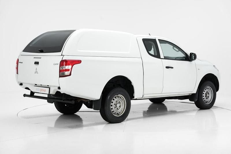 Usado Mitsubishi L200 Invite 154 HP (113 kW) 2019 Branco Pickup