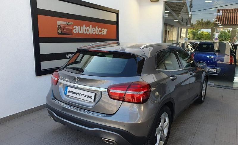 Usado Mercedes GLA200 Urban 136 HP (100 kW) 2018 Cinzento SUV