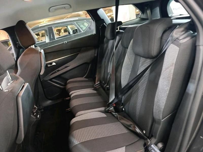 Usado Peugeot 5008 Active 130 HP (95 kW) 2022 Cinza SUV