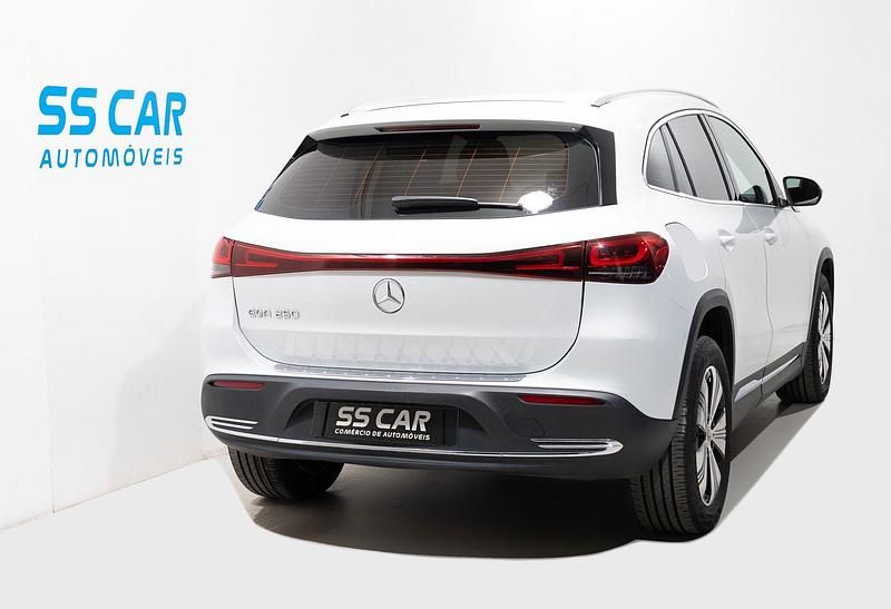 Usado Mercedes EQA250 Progressive 139 kW (190 HP) 2021 Branco SUV
