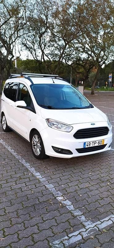 Usado Ford Tourneo 101 HP (74 kW) 2017 Branco Carrinha