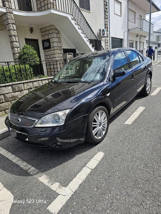 Usado 2001 Ford Mondeo Ghia Sedan | € 2.800 - Imagem 1/3
