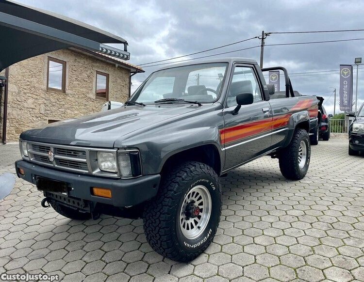 Verde Usado 1988 Toyota 4 Runner SUV | € 20.990 - Imagem 1/1