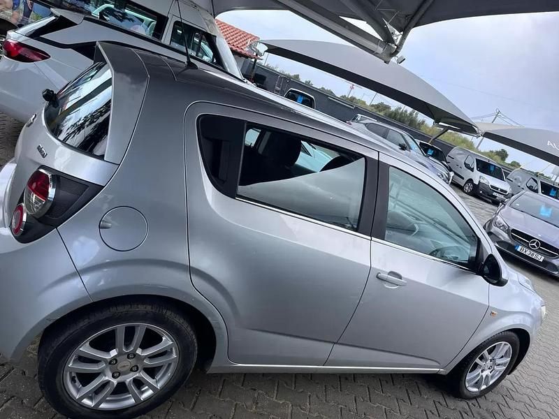 Usado Chevrolet Aveo LT 86 HP (63 kW) 2011 Cinza