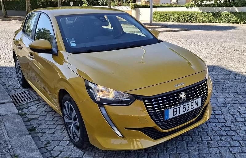 Usado Peugeot 208 Active 102 HP (75 kW) 2019 Amarelo Citadino