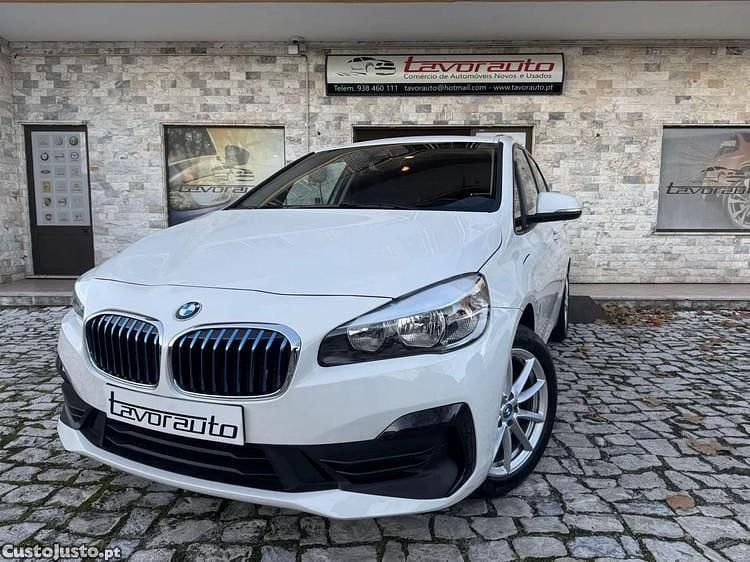Branco Usado 2018 BMW 225 Active Tourer Sport Line Monovolume | € 18.900 (Preço justo) - Imagem 1/1