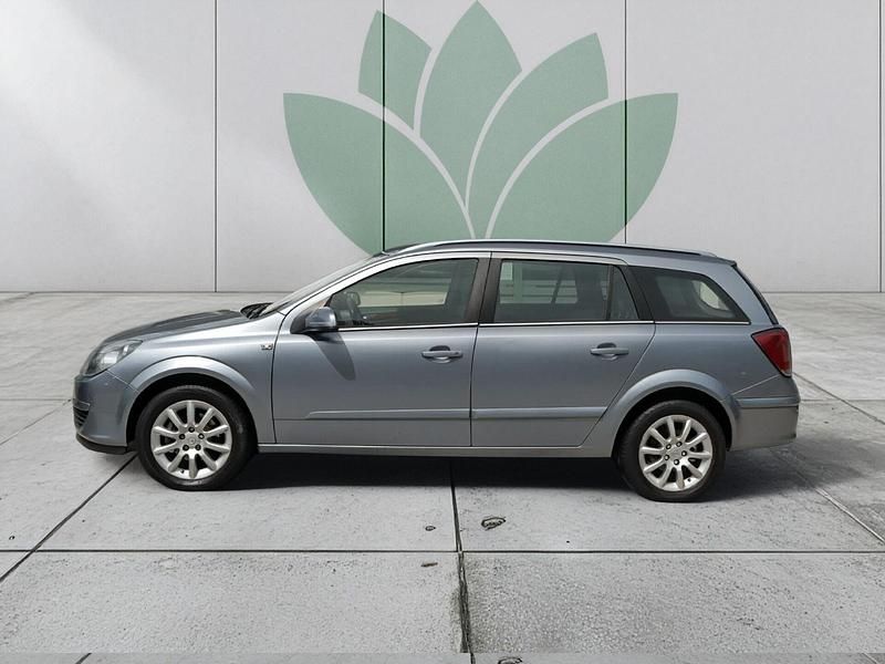 Usado Opel Astra Elegance 100 HP (73 kW) 2004 Cinza Carrinha