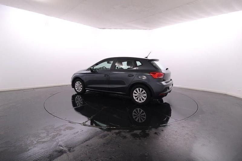 Usado Seat Ibiza 116 HP (85 kW) 2024 Cinzento Citadino