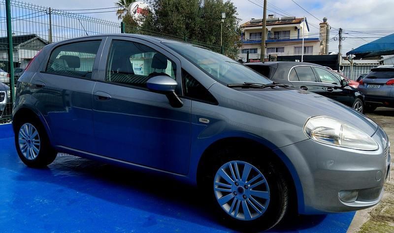 Cinza Usado 2010 Fiat Grande Punto Active Citadino | € 5.900 (Bom preço) - Imagem 1/4