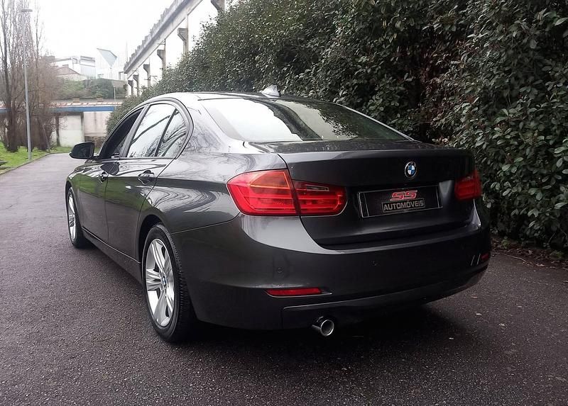Usado BMW 316 Sport Line 116 HP (85 kW) 2015 Cinza Sedan