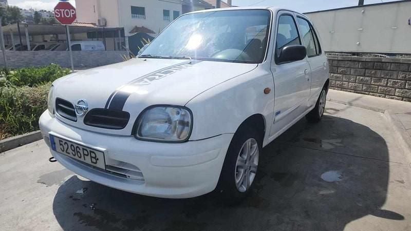 Usado Nissan Micra 57 HP (41 kW) 2000 Branco Citadino