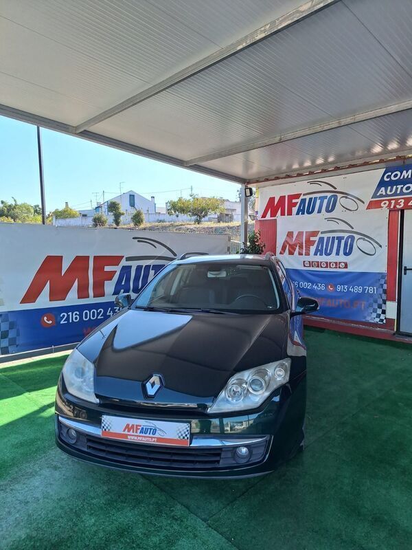 Verde Usado 2008 Renault Laguna III Sedan | € 6.250 (Preço justo) - Imagem 1/4