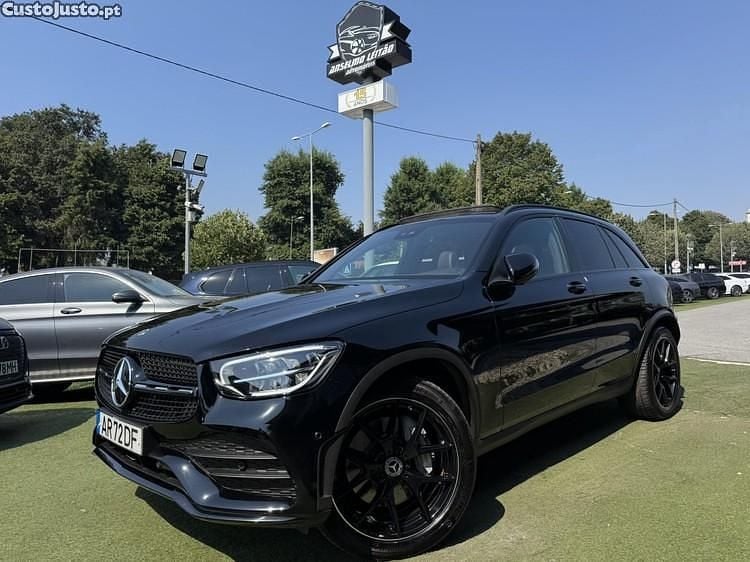 Preto Usado 2022 Mercedes GLC300e SUV | € 51.750 (Preço justo) - Imagem 1/1