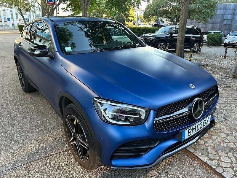 Azul Usado 2022 Mercedes GLC300 AMG line Plus Coupé | € 50.980 - Imagem 1/4