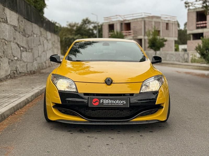 Amarelo Usado 2011 Renault Mégane Coupé R.S. Coupé | € 21.990 - Imagem 1/4