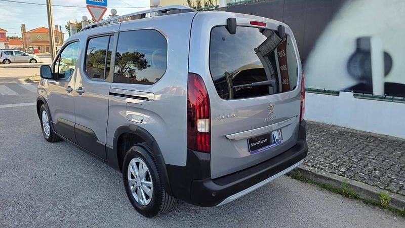 Usado Peugeot Rifter Allure 130 HP (95 kW) 2019 Cinzento Monovolume