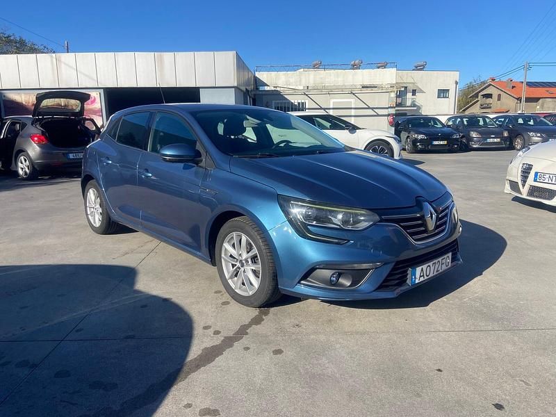Azul Usado 2017 Renault Mégane IV Zen | € 10.900 (Preço justo) - Imagem 1/4