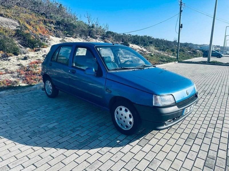 Azul Usado 1993 Renault Clio Citadino | € 900 - Imagem 1/4
