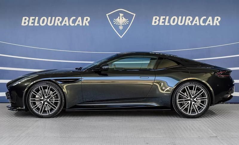 Usado Aston Martin DB12 680 HP (500 kW) 2024 Verde Coupé