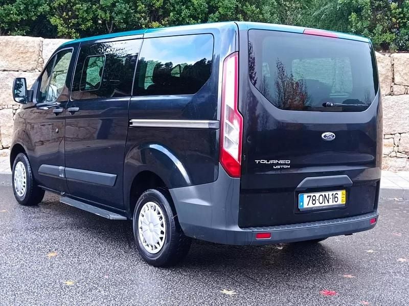 Usado Ford Transit Custom Trend 125 HP (91 kW) 2014 Preto Carrinha